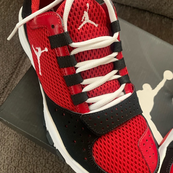 NIB Jordan shoes 5.5y - Picture 2 of 7